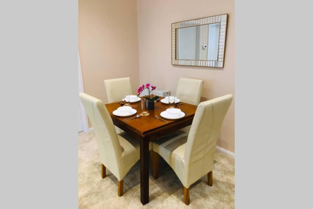 Private 1St Floor Apartment - Perfect For Port Of Dover, Eurotunnel And Short Stays Екстер'єр фото